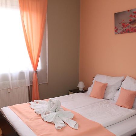 Sun Apartments Subotica Bagian luar foto
