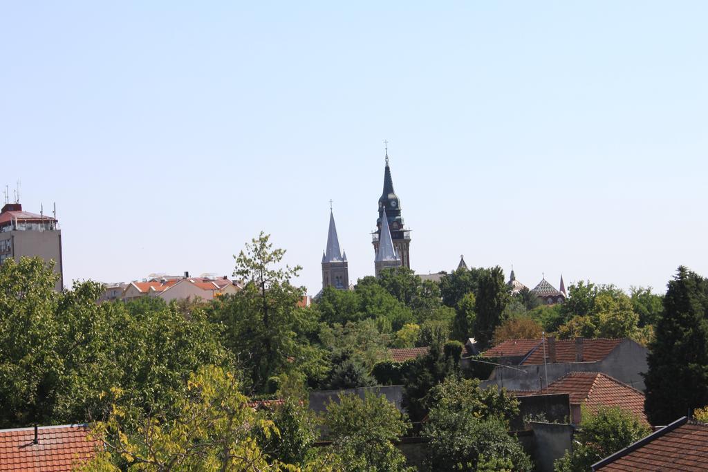 Sun Apartments Subotica Bagian luar foto